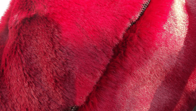 Sac banane fausse fourrure rouge grenat