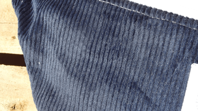 Sac banane velours bleu marine profond